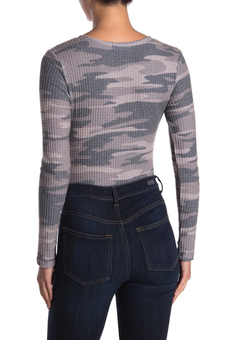 Socialite Women's Split V-Neck Waffle Knit Bodysuit In Charcoal Camo Size M
