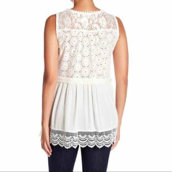 Forgotten Grace Crochet Lace Sleeveless Blouse size M in black