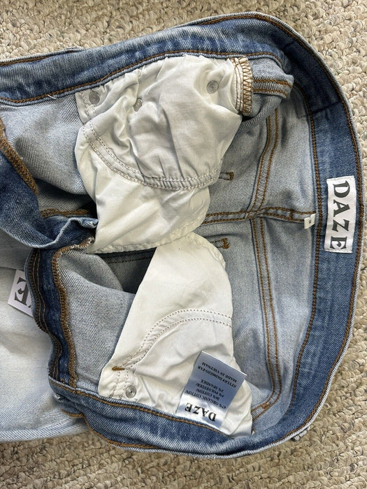 Daze Denim Loverboy Light Wash Distressed High Rise Boyfriend Jeans Size 29