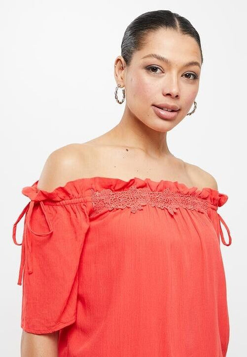 Guess women's Off shoulder bellatrix top  red size S