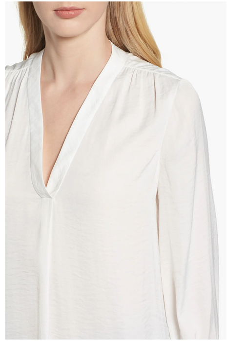 Vince Camuto Women's Rumple Fabric Blouse In New Ivory Size L