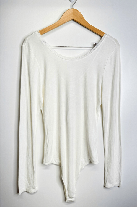 Socialite Women's Lace Trim Long Sleeve Bodysuit Top Scoop Neck In Ivory Size S