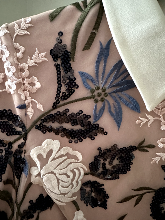 Ivanka Trump Women's Collared Sequin Blouse Dusty Rose Floral Embroidery Size 4