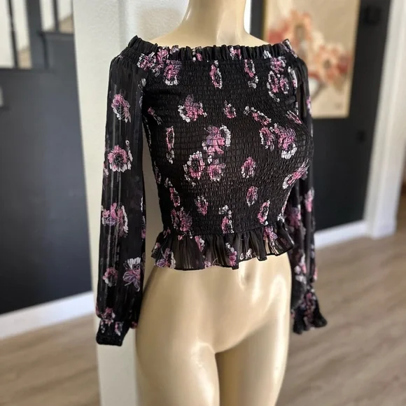WAYF WOMENS XS Black Purple Lurex Floral Off-The-Shoulder Silky Smocked Blouse