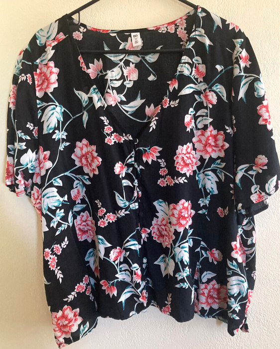 BP Floral Print V Neck Button Front Short Sleeve Top Size XS