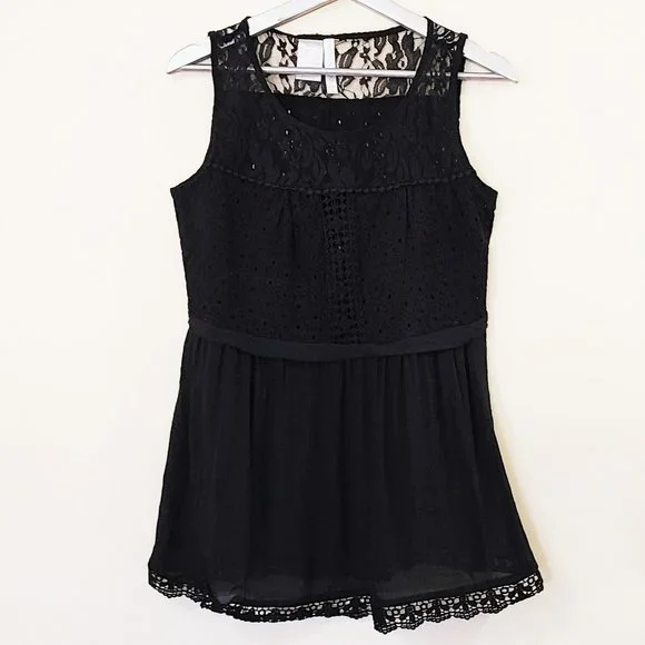 Forgotten Grace Crochet Lace Sleeveless Blouse size M in black