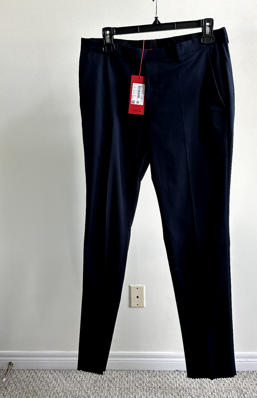 Hugo Boss Men's "C-Shark1" Flat Front Dress Pants Size 30US navy