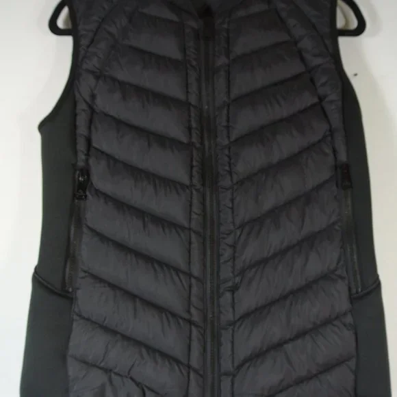 BERNARDO Neoprene Trim Channel Quilted Vest In Black Size S