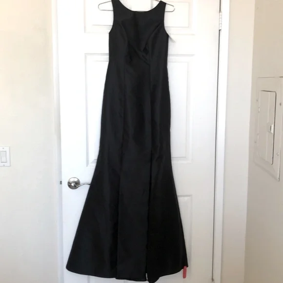 Alfred Sung Sleeveless Satin Gown Low Bow Backless Black D770 Size 2